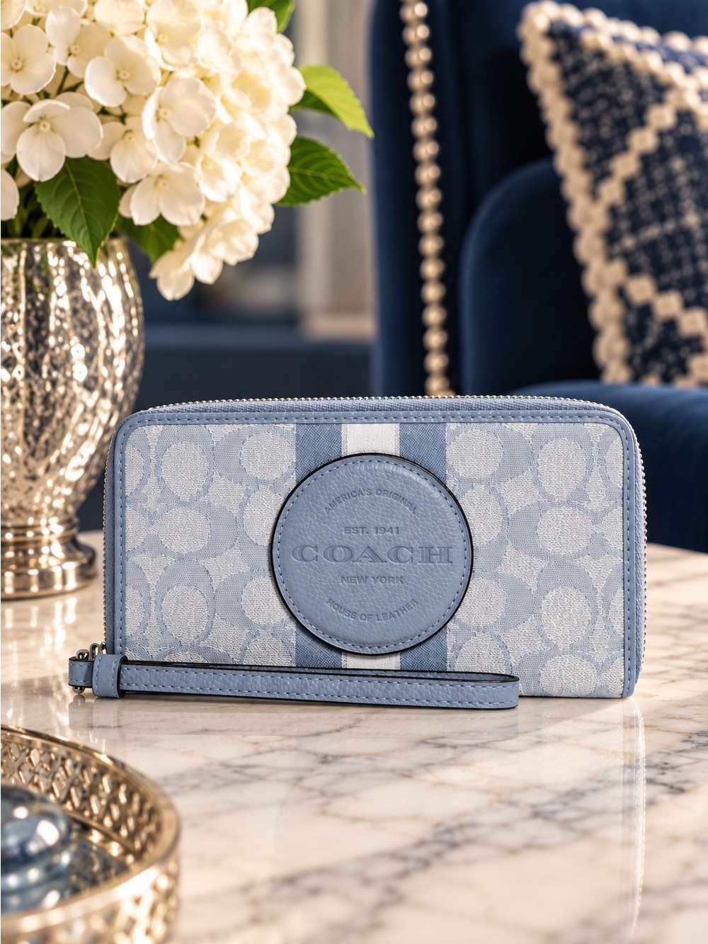 NEW Coach Dempsey Patch Large Phone Wallet Wristlet in Marble Blue (NWOT)
